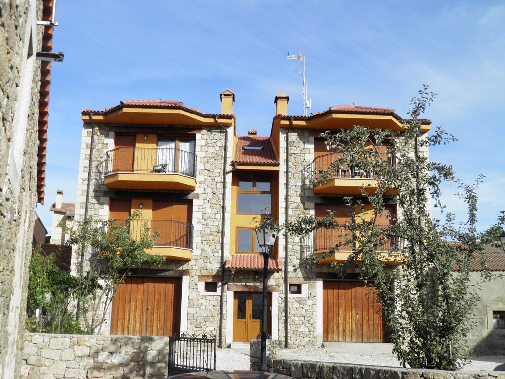 Mirasierra II Y III 纳瓦雷东达德格雷多斯 外观 照片